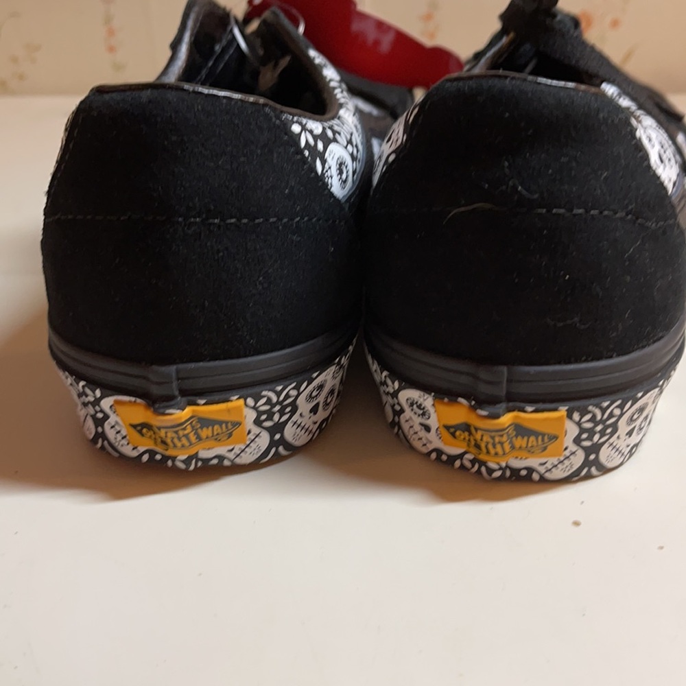 Vans - Picture 4 of 4